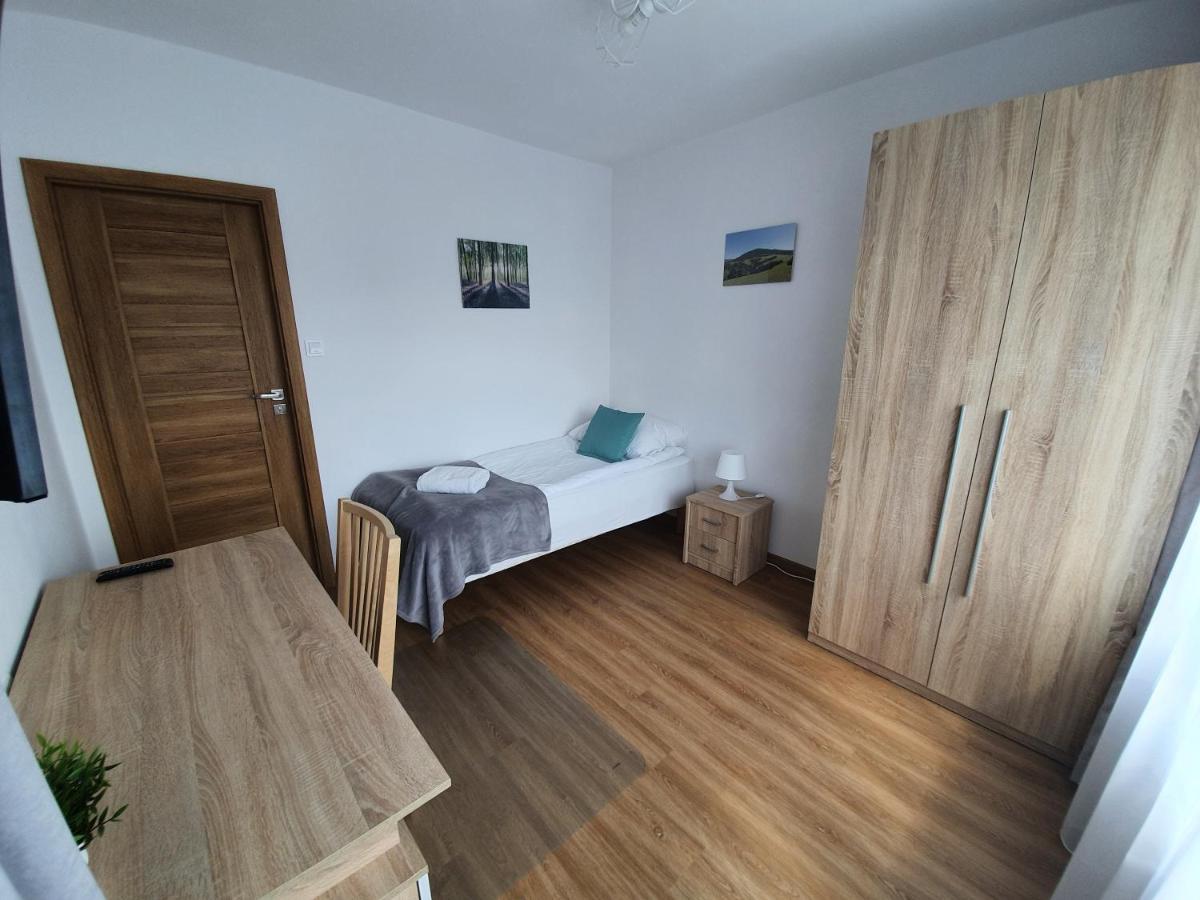 Willa Bialy Domek Ustroń Esterno foto