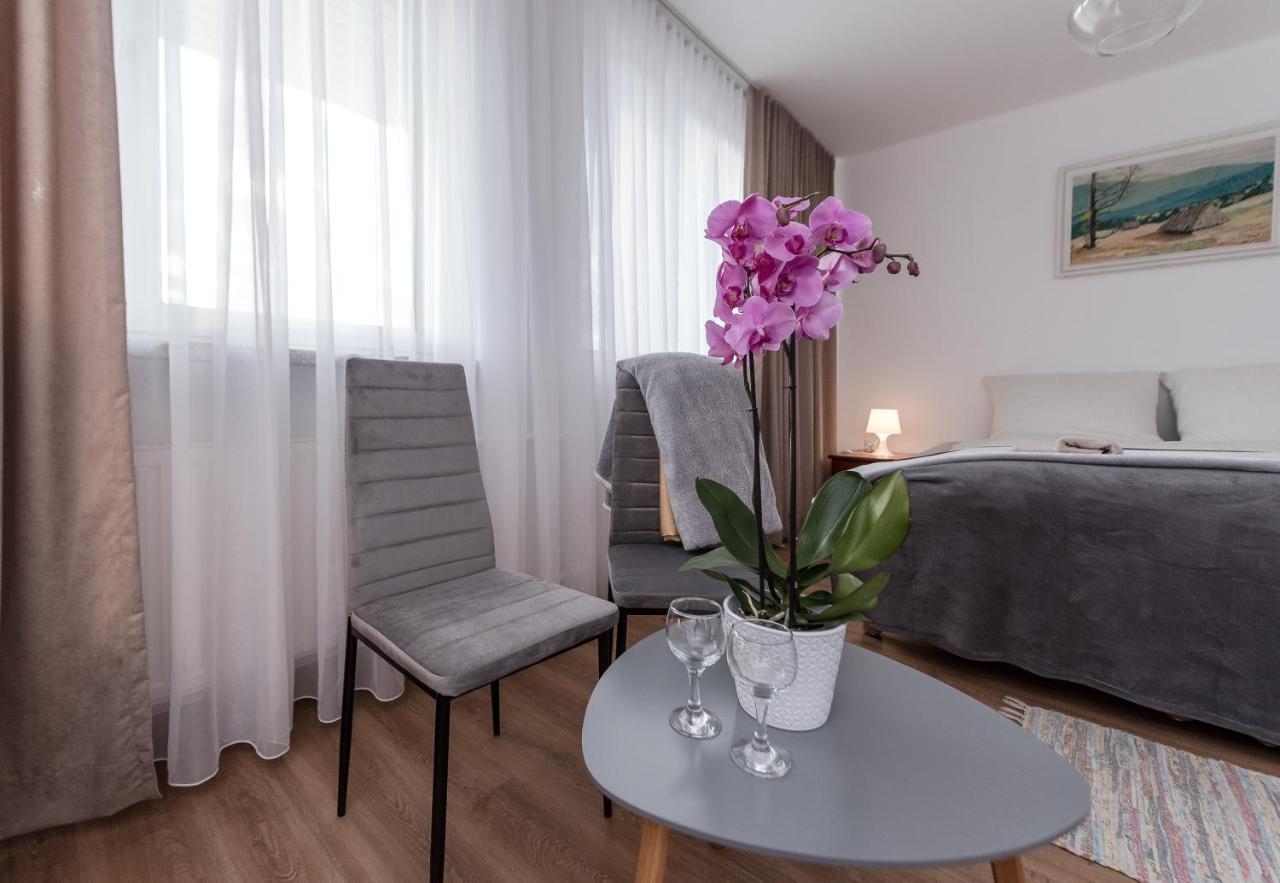 Willa Bialy Domek Ustroń Esterno foto