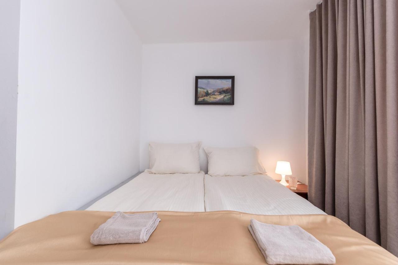 Willa Bialy Domek Ustroń Esterno foto