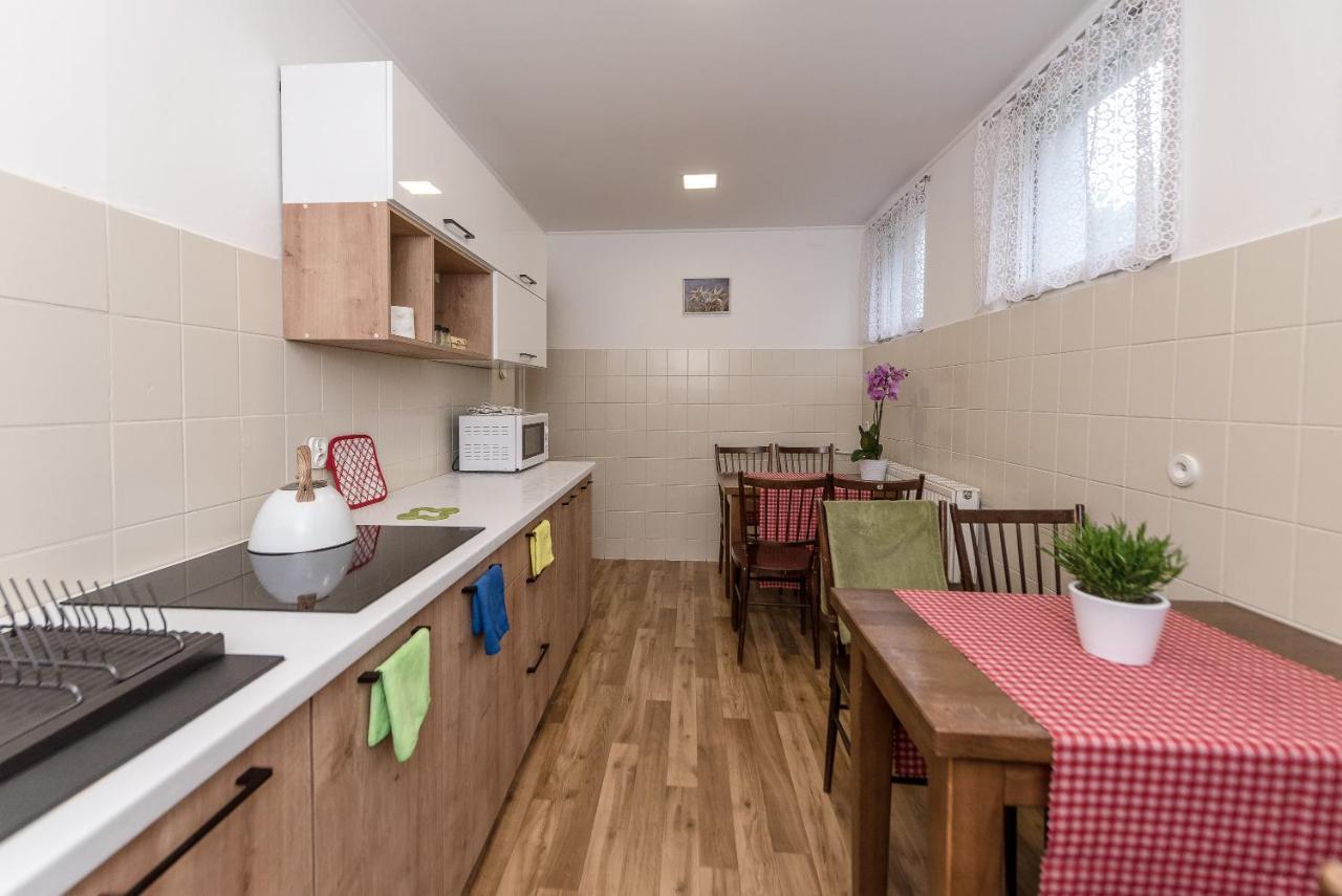 Willa Bialy Domek Ustroń Esterno foto
