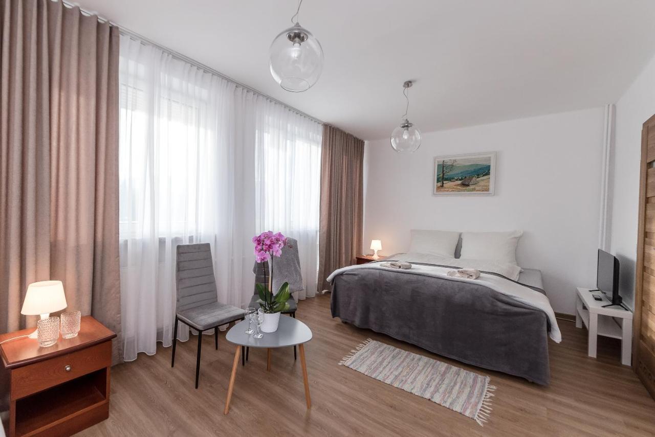 Willa Bialy Domek Ustroń Esterno foto